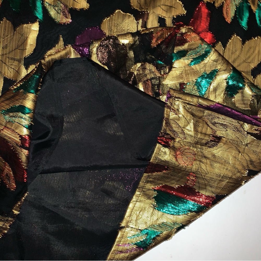 v i n t a g e :: Floral Golden Glam Metallic Sheer Blouse - Picture 6 of 10